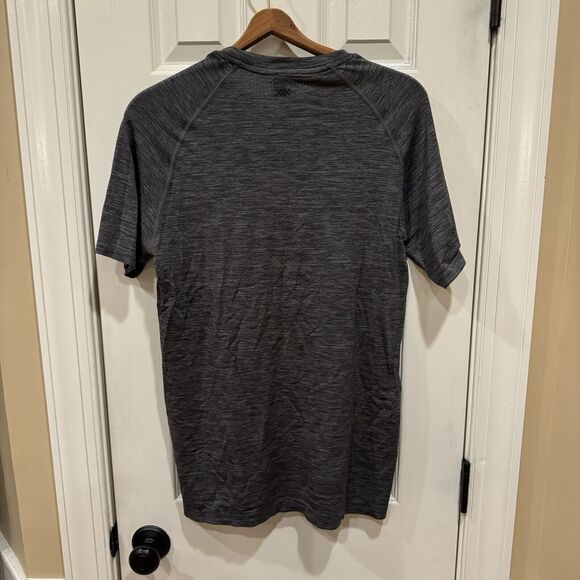 Rhone Vapor Training Short Sleeve Asphalt Heather Shirt Mens Small S NWT - Picture 4 of 4